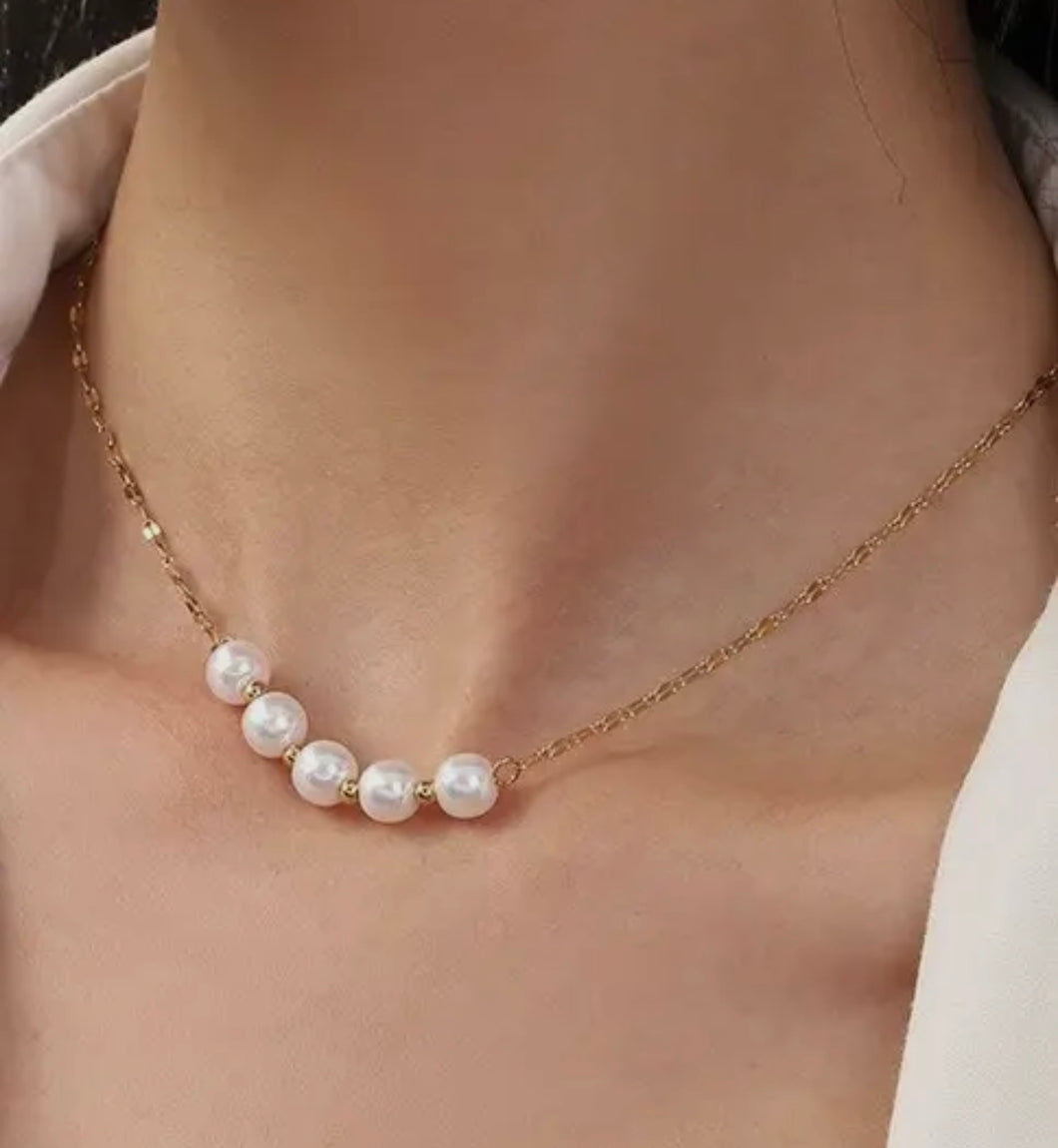 Classic Pearl Necklace